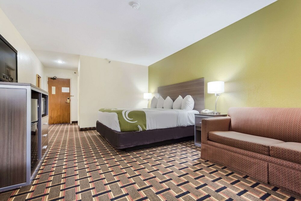 Фото Quality Inn Lincoln Cornhusker