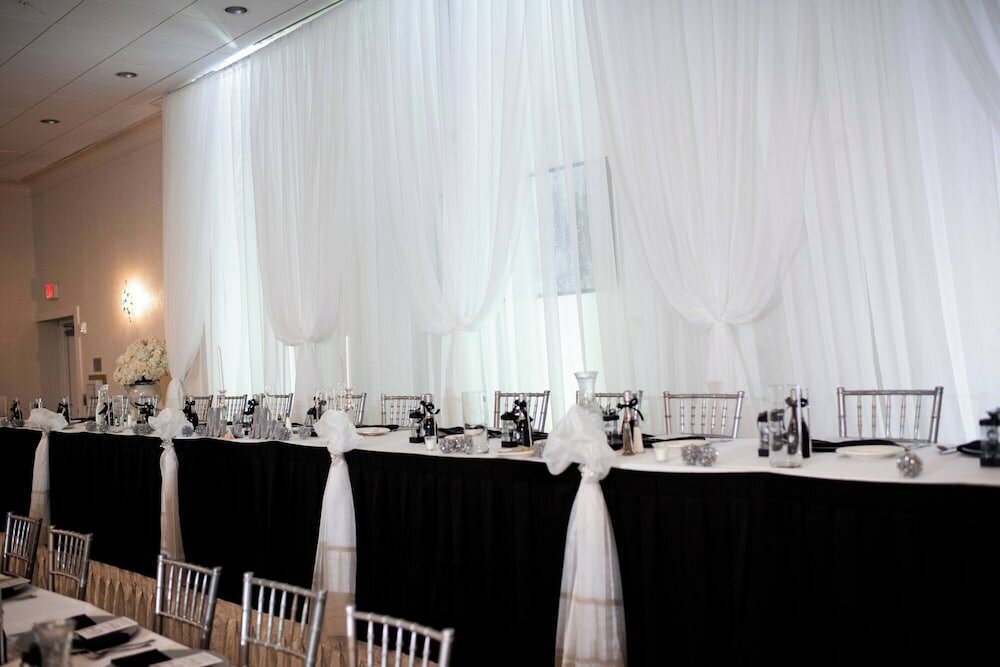 Фото Delta Hotels by Marriott Utica