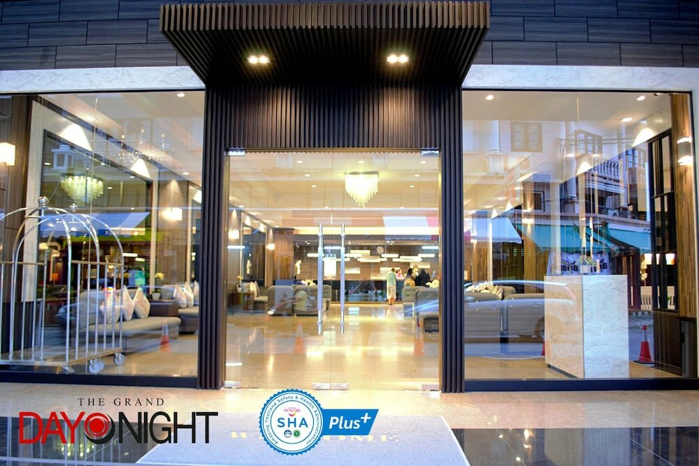 Фото The Grand Day Night