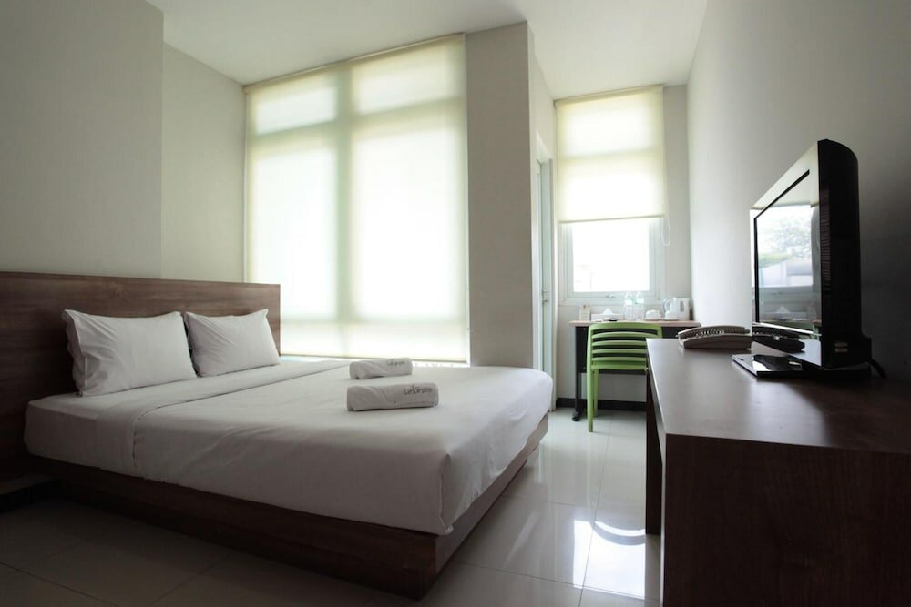 Hotel LeGreen Suite Tebet, Jakarta, photo