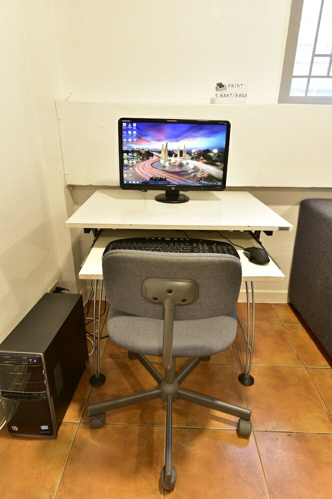 Фото Ratchadamnoen Residence