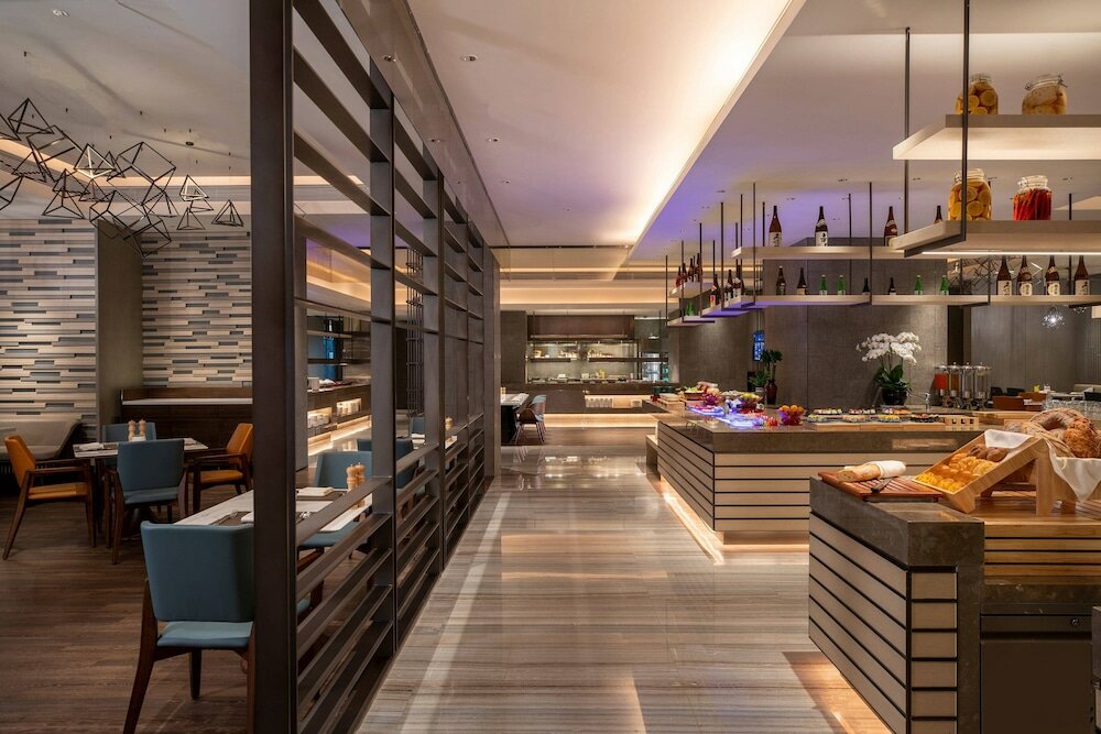 Фото Renaissance Shenzhen Luohu Hotel