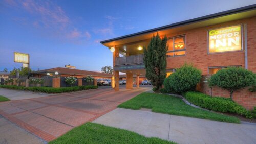 Гостиница Cousins Motor Inn в Инверелле