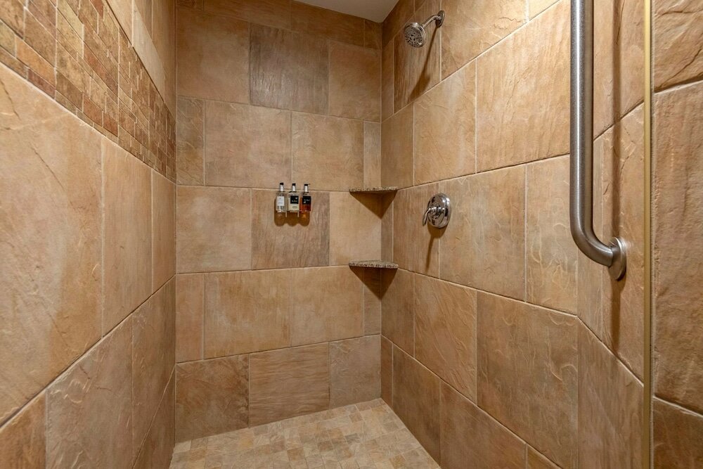 Фото Lift Bridge Lodge, Ascend Hotel Collection