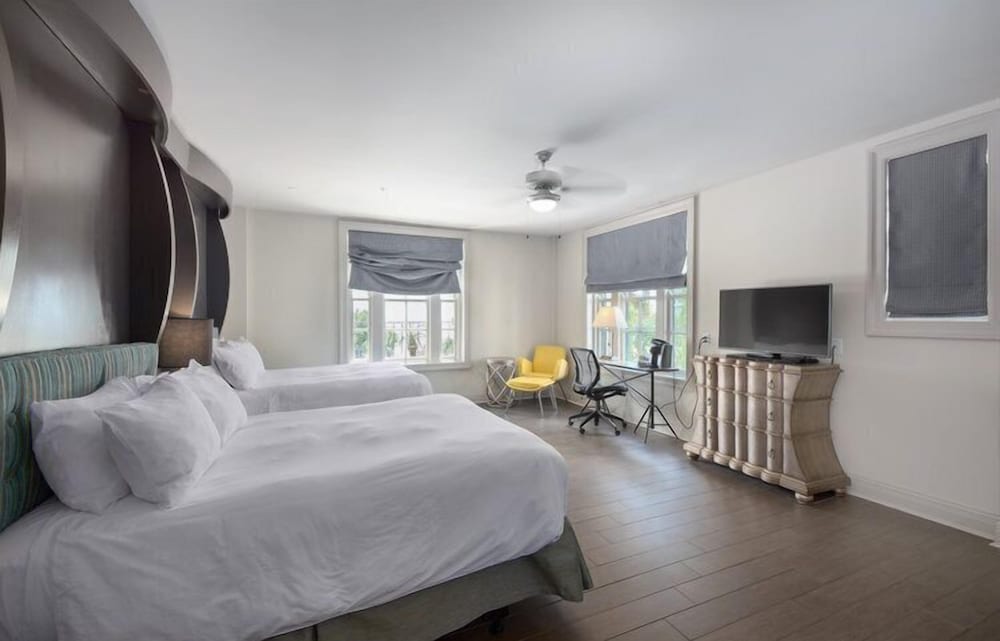 Фото White House Hotel