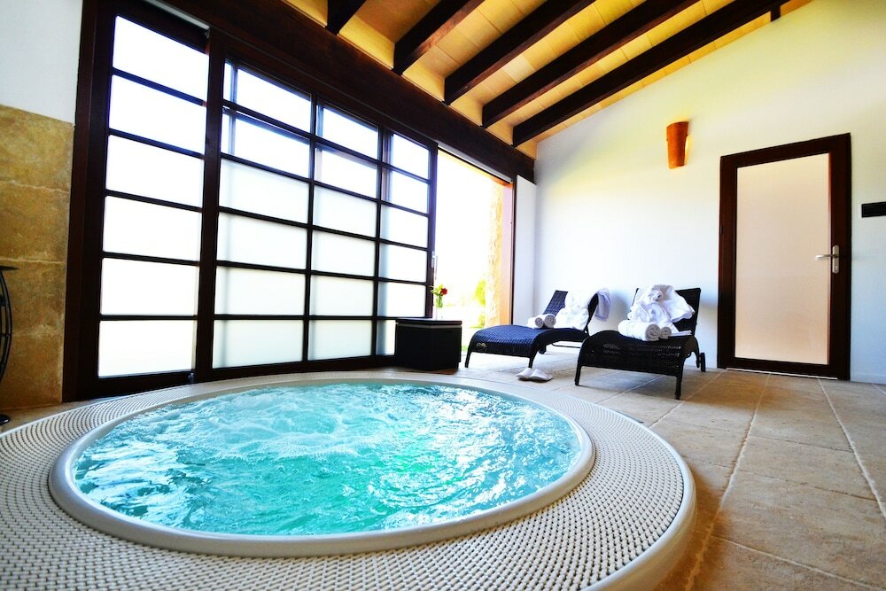 Фото Bennoc Petit Hotel