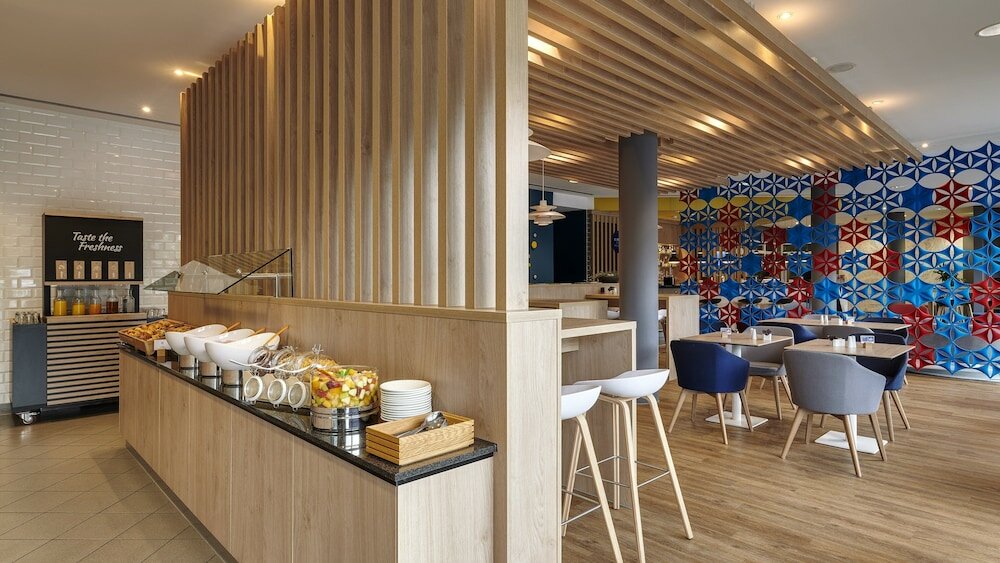 Фото Holiday Inn Express Cologne Mulheim