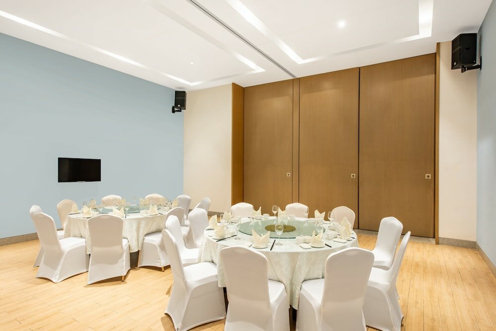 Фото Holiday Inn Express Haikou West Coast, an Ihg Hotel