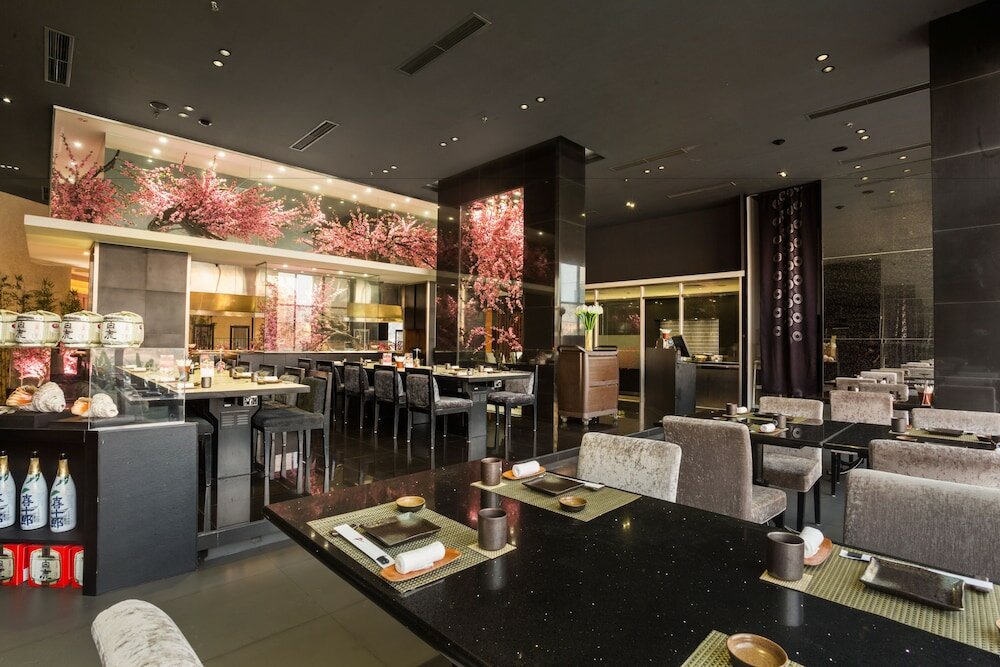 Фото Lake Side Hotel