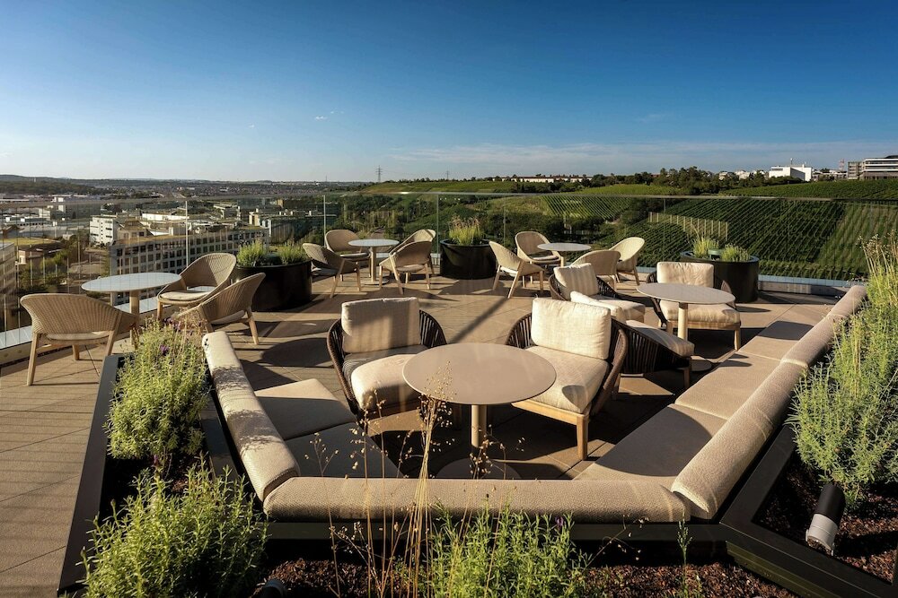 Фото Radisson Blu Hotel At Porsche Design Tower Stuttgart