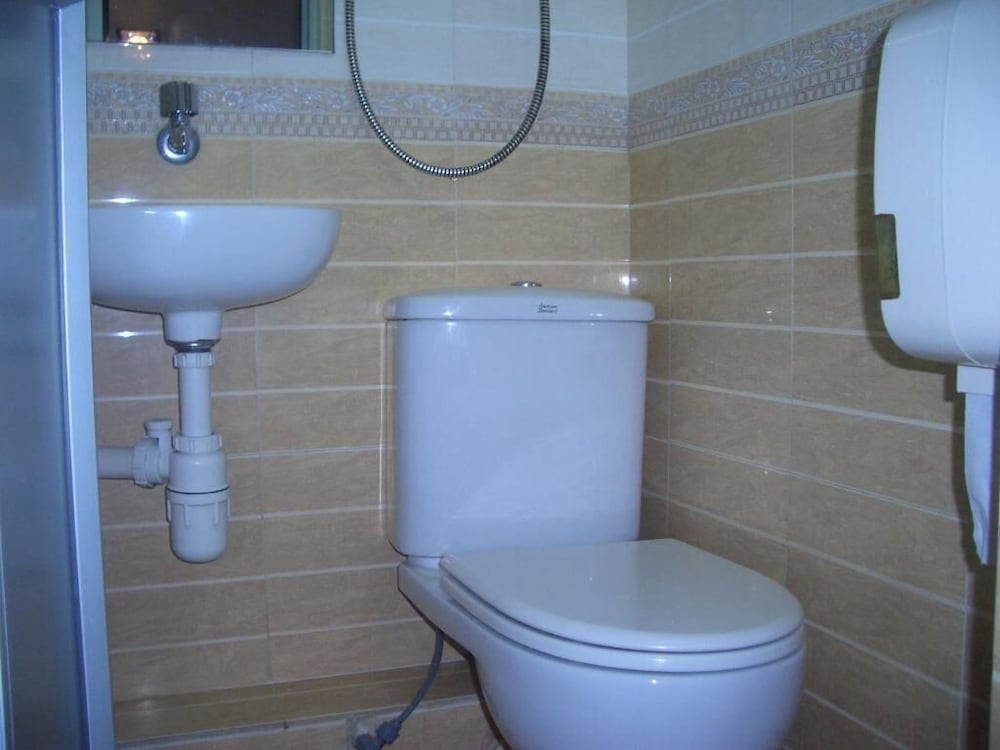 Фото Maple Leaf Guest House