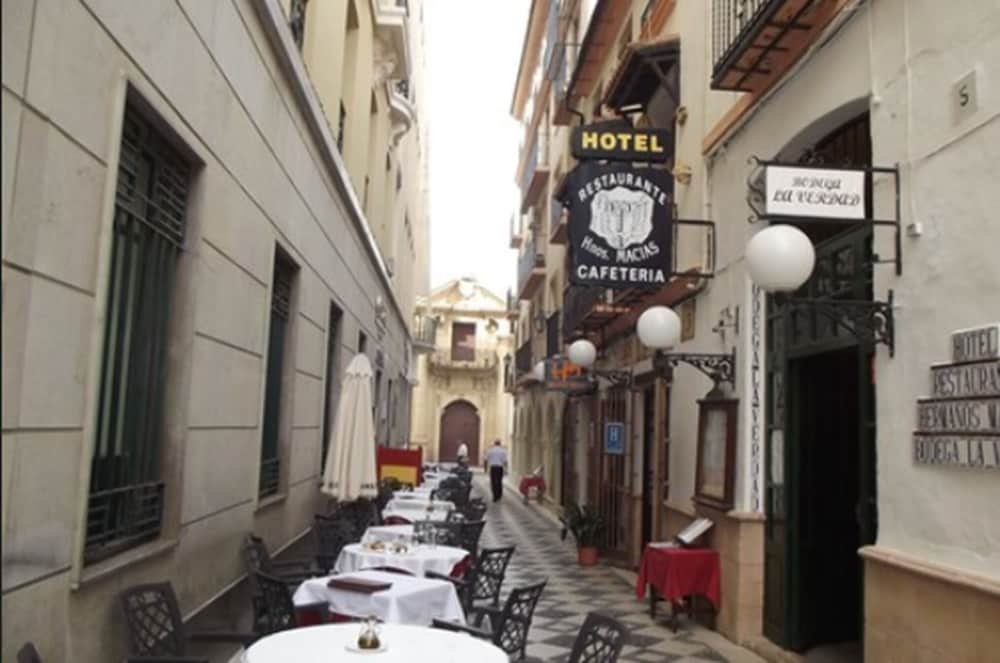 Фото Hermanos Macías Hotel