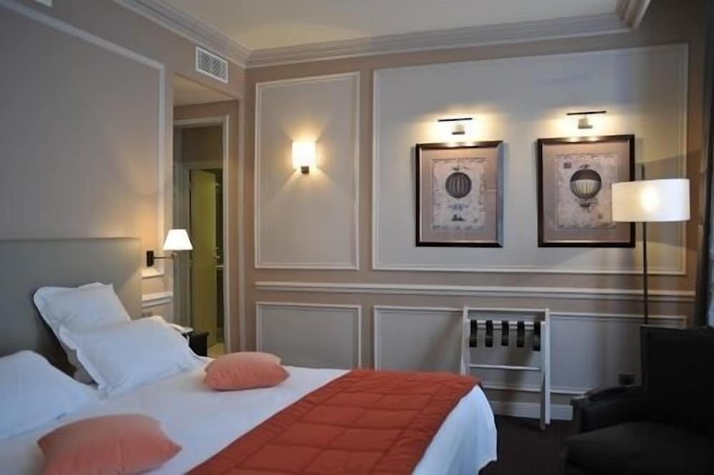 Фото Hotel De L'Universite