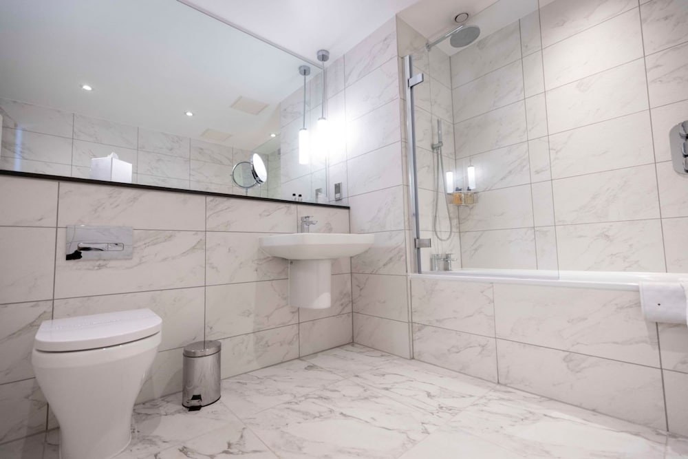 Фото The Chester Hotel