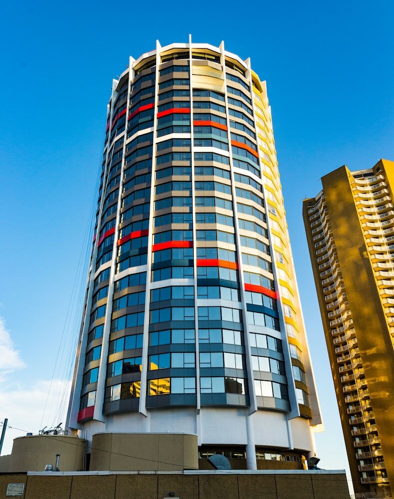 Фото Chateau Lacombe Hotel