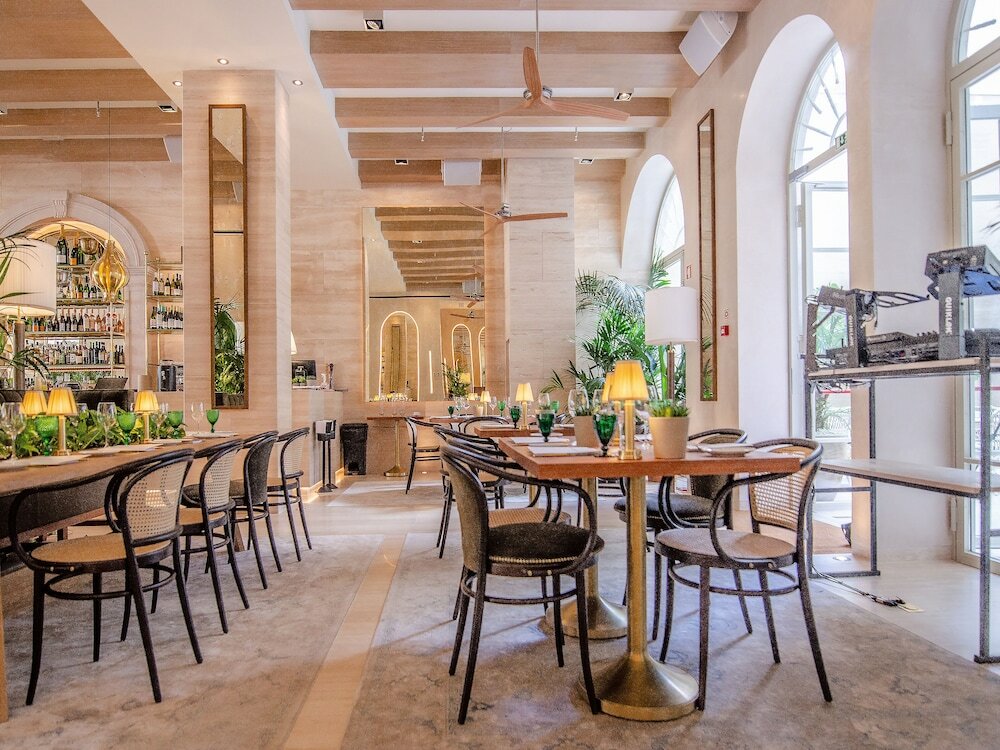 Фото Browns Avenue Hotel