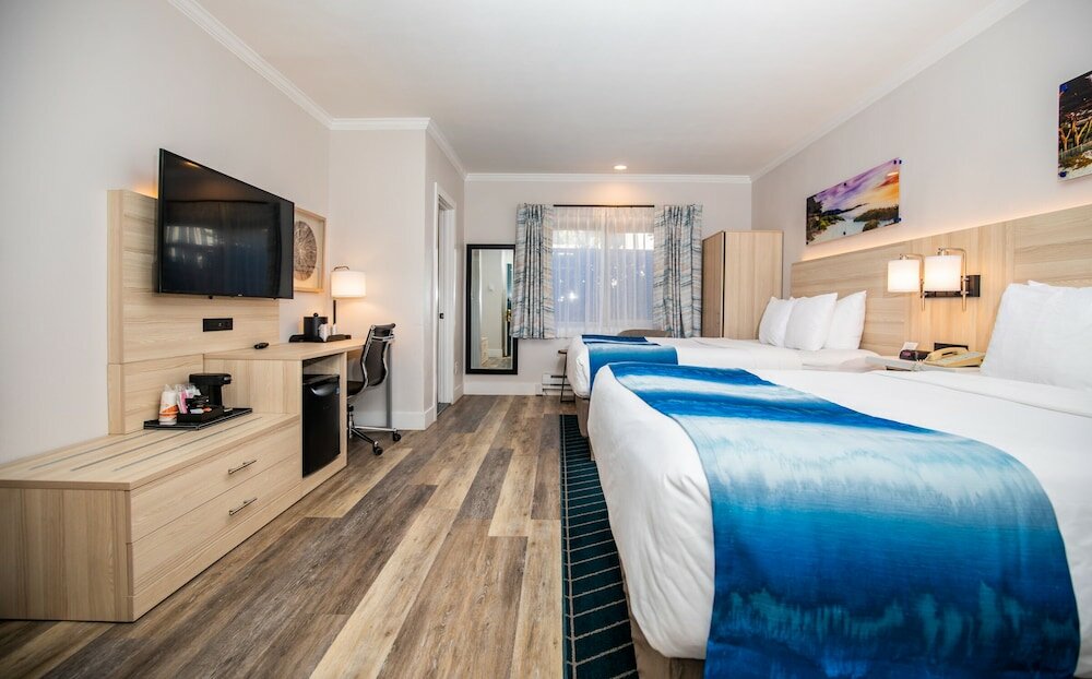 Фото Comfort Inn Carmel by The Sea