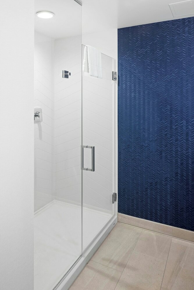 Фото Fairfield Inn & Suites by Marriott San Diego Pacific Beach