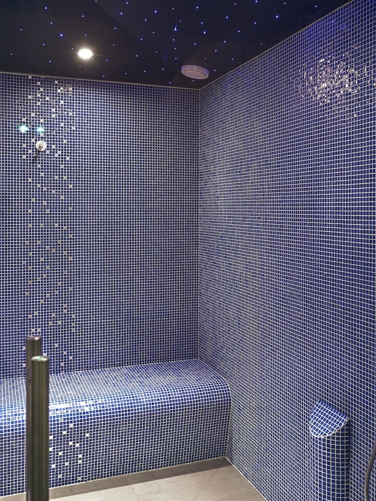 Фото Monsieur Cadet Hôtel & SPA