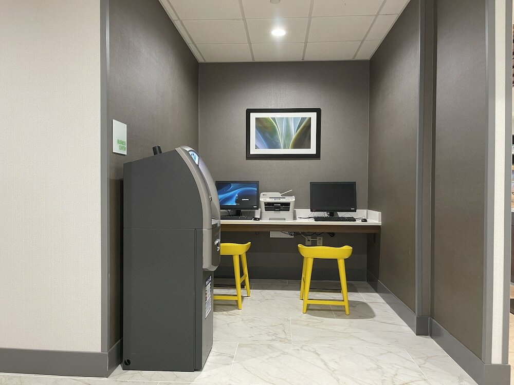 Фото Holiday Inn Martinsburg, an Ihg Hotel