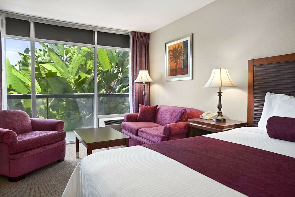 Фото Ramada by Wyndham Sunnyvale/Silicon Valley