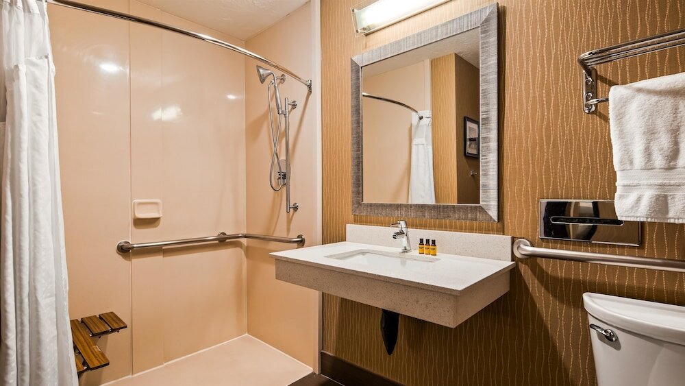 Фото Best Western Plus Portland Airport Hotel & Suites