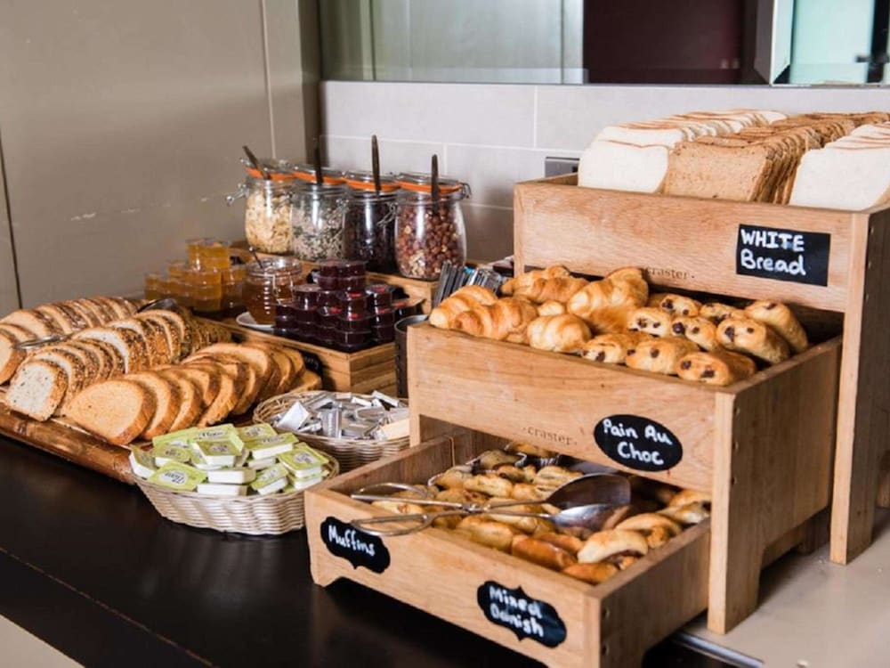 Фото ibis Belfast City Centre Hotel