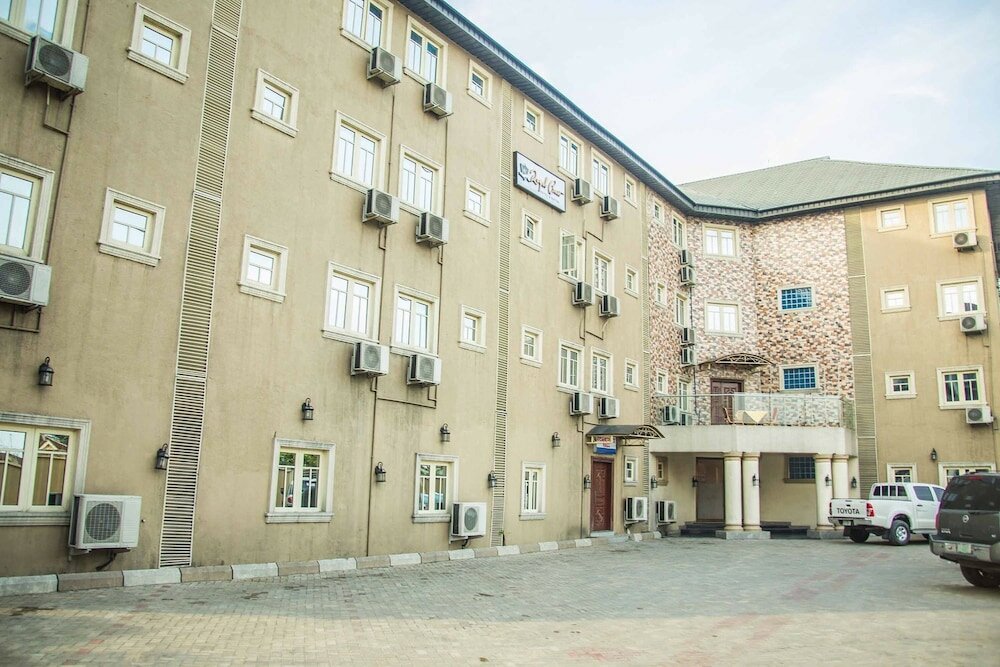 Фото Royal Crest Hotel & Suites