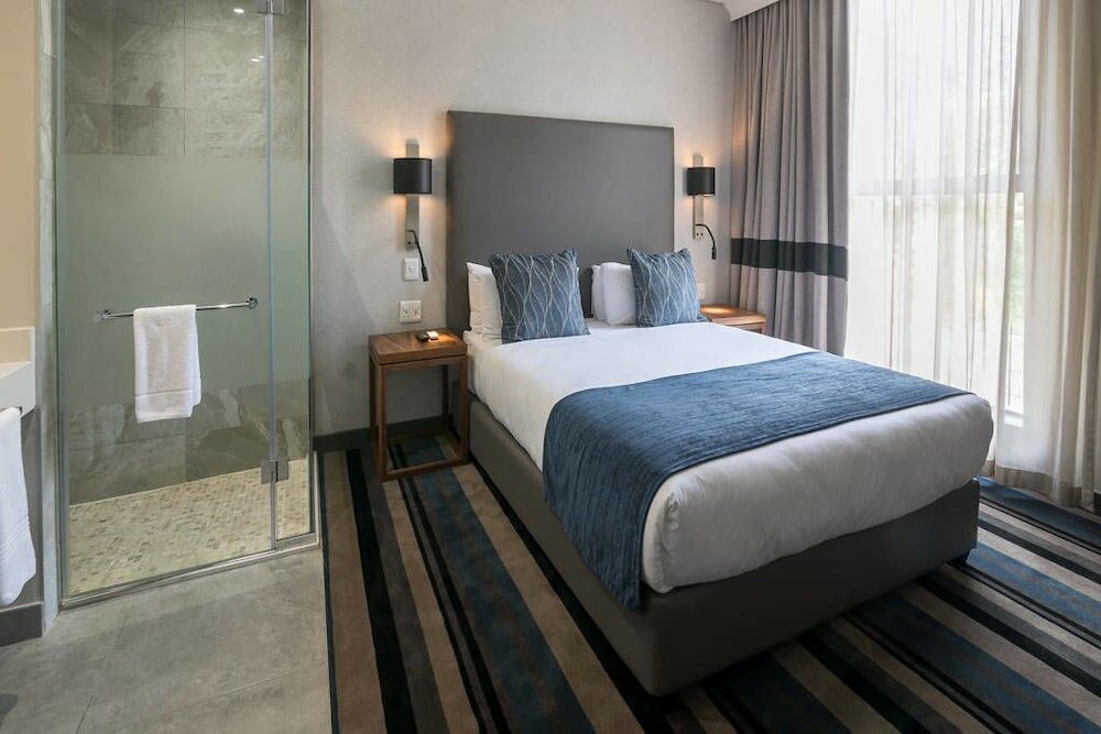 Фото Mayfair Hotel