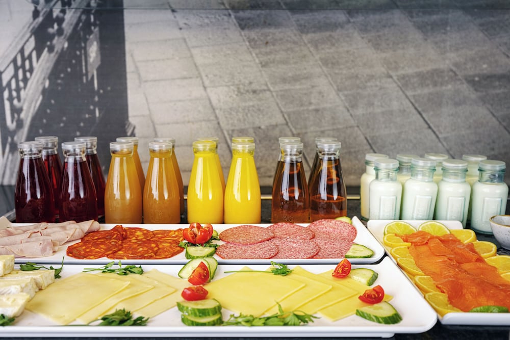 Фото The Queen’s Gate Hotel