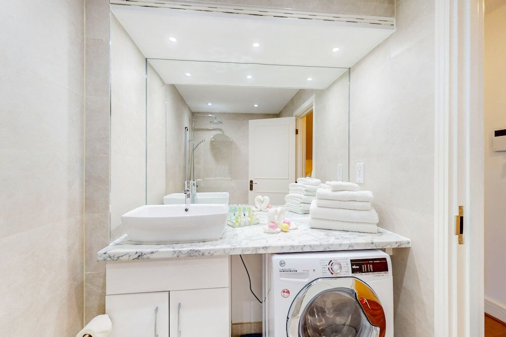 Фото Park Lane Apartments - Clarges St