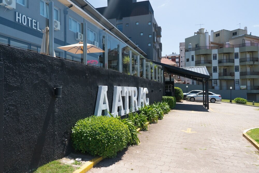 Фото Hotel Aatrac