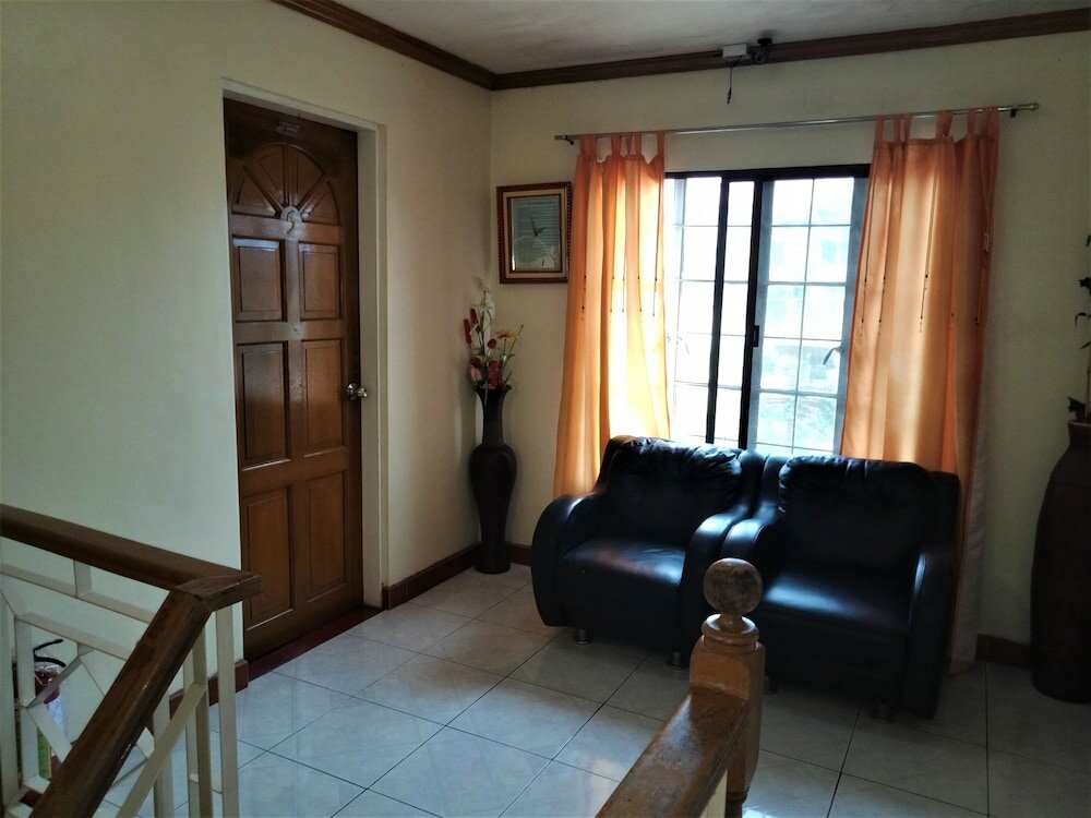 Фото La Gracia Apartelle Tagaytay