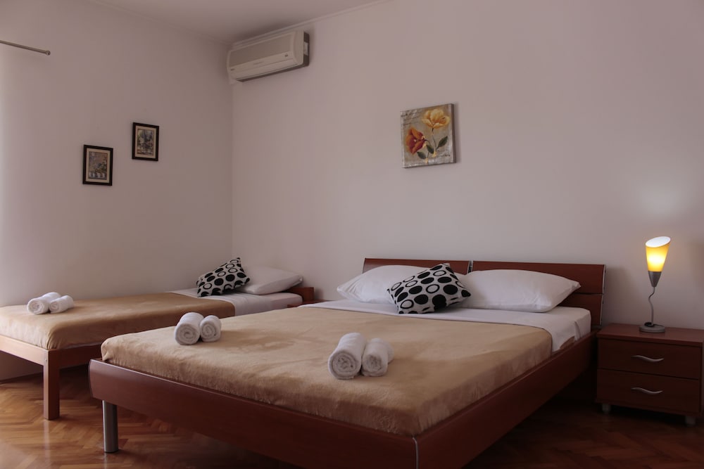 Фото Studios & Rooms Fiesta