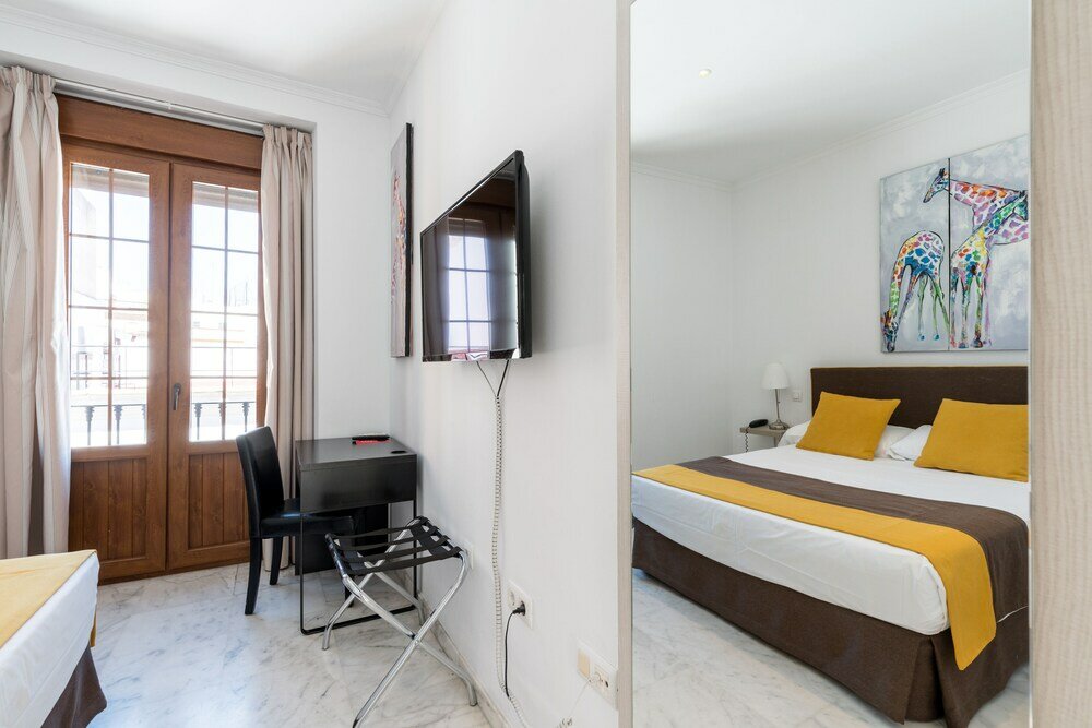 Фото Cool Sevilla Hotel