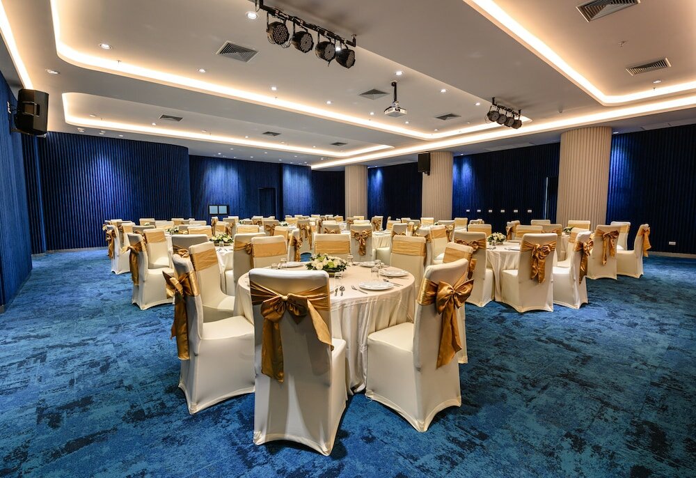 Фото Isanook Hua Hin Resort & Suites