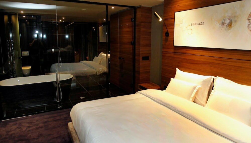 Фото Ambasador Hotel