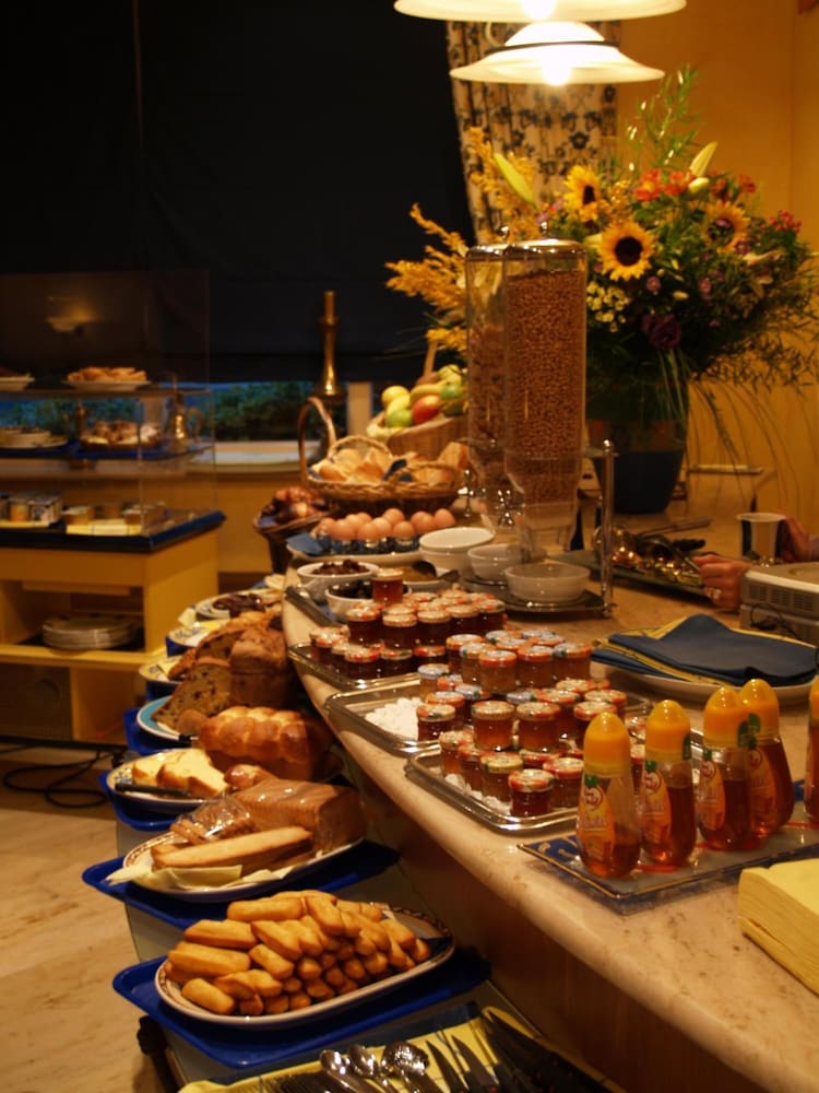 Фото Les Reflets Jaunes