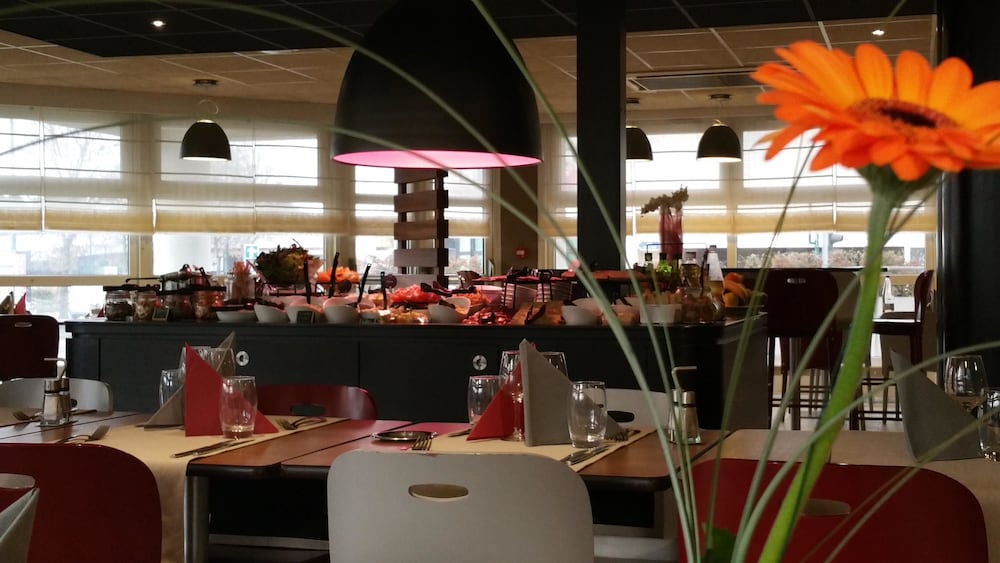 Фото Campanile Reims Centre Cathedrale