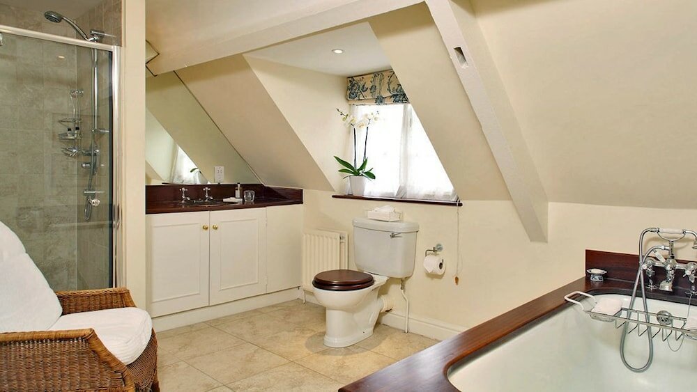 Фото Weir Cottage