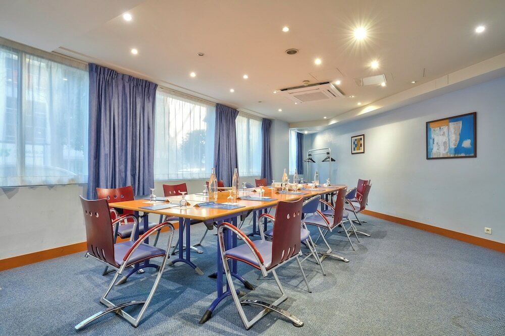 Фото Campanile Paris 14 Maine Montparnasse