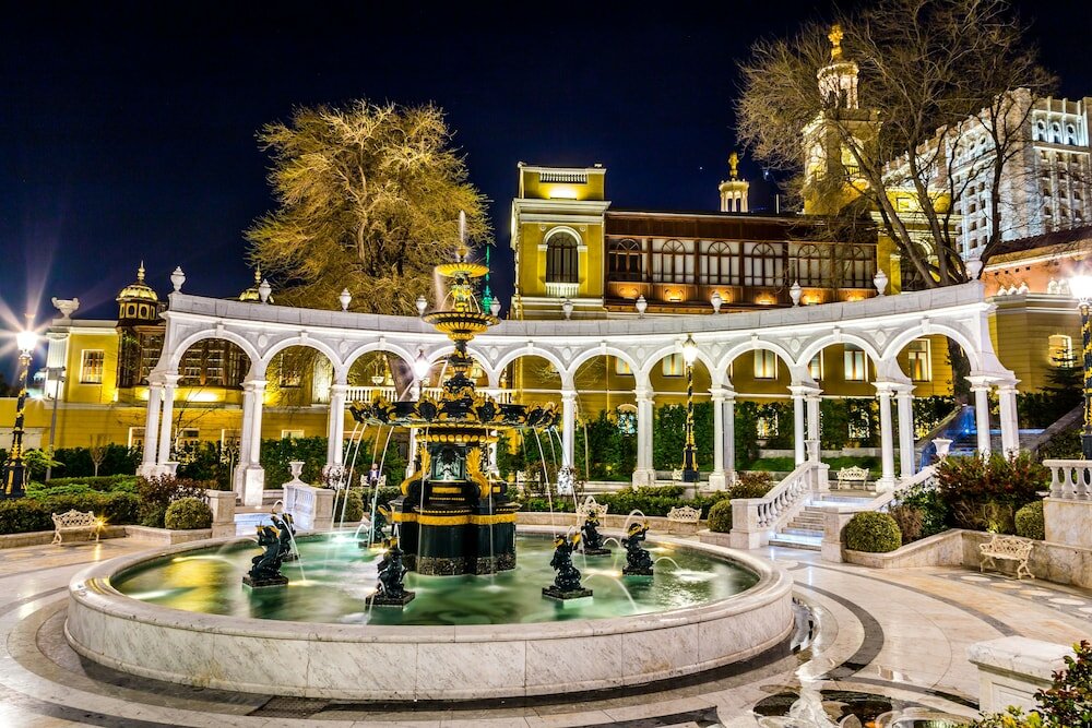 Фото Premier Old Gates Hotel