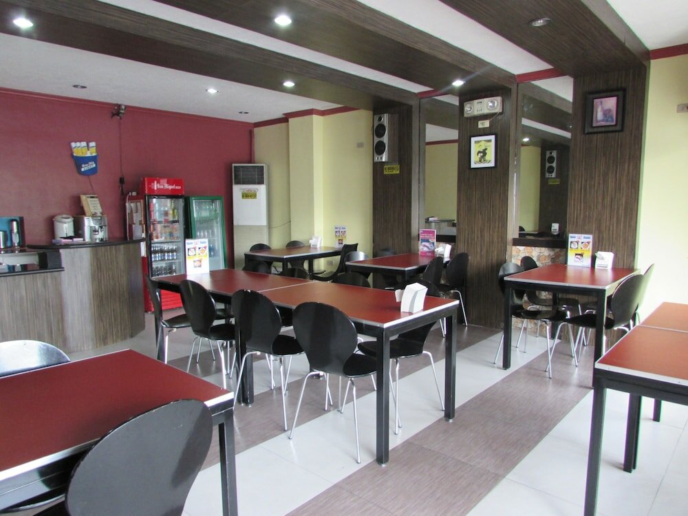 Фото Oyster Plaza Hotel