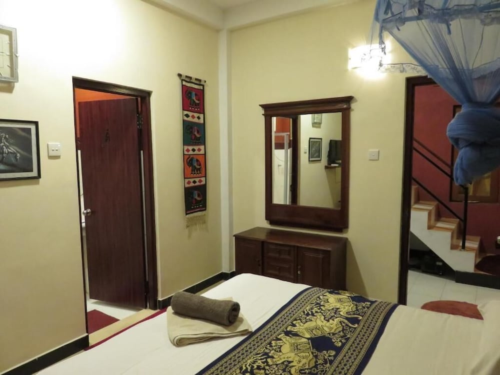 Фото Days Inn Kandy