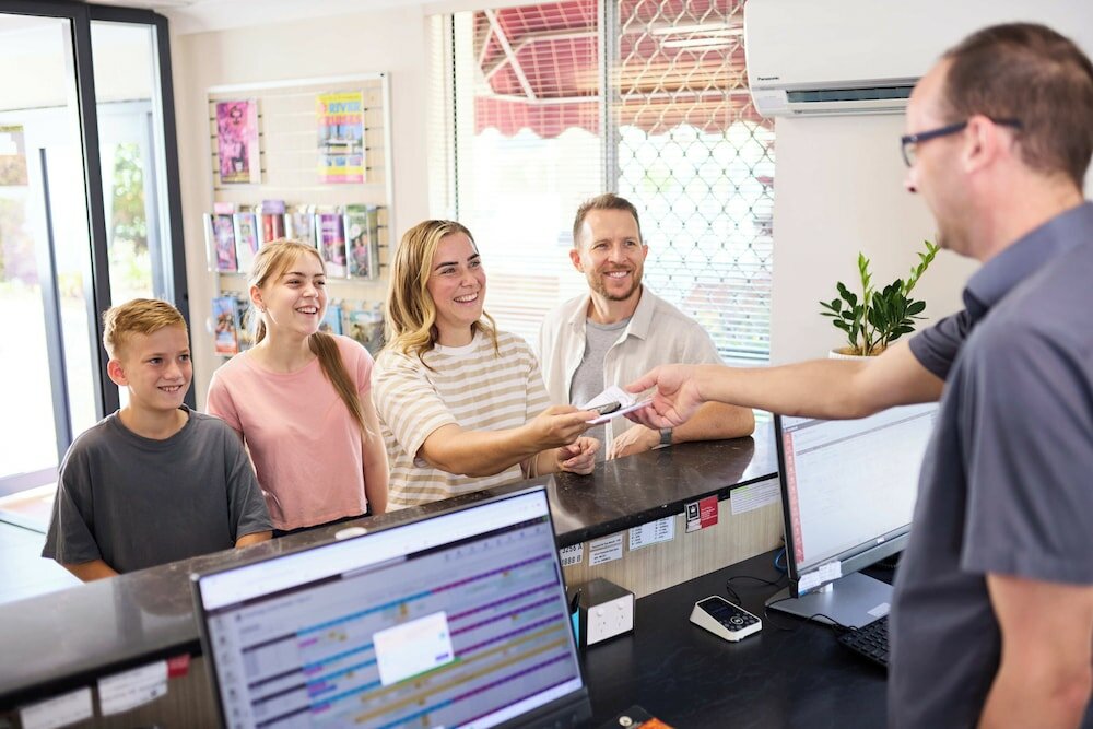 Фото Earls Court Motor Inn