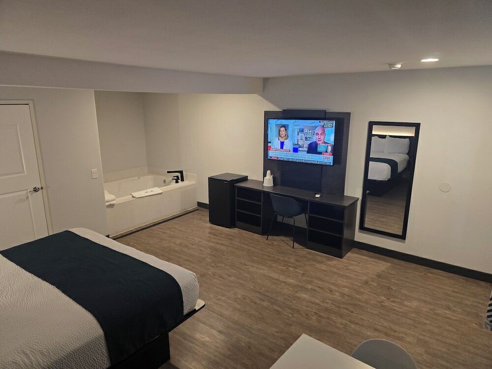 Фото Americas Best Value Inn Los Angeles at S Alvarado St