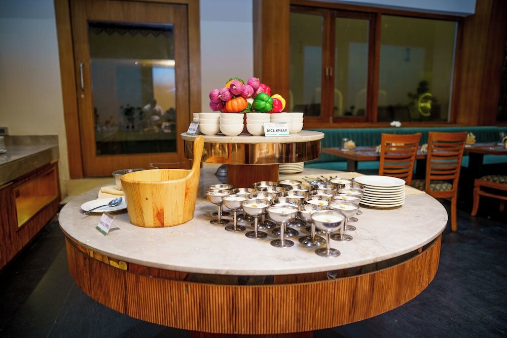 Фото Orsino Resort Mall Road