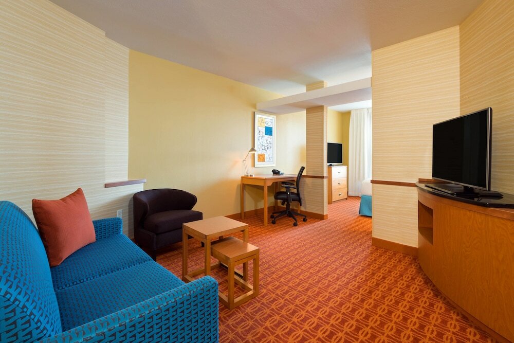 Фото Fairfield Inn & Suites by Marriott Louisville Downtown