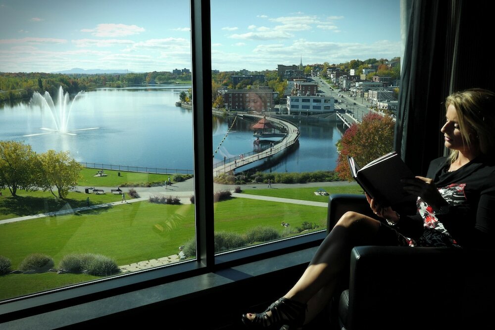 Фото Grand Times Hotel Sherbrooke