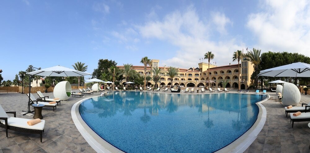 Фото Отель Le Chateau Lambousa